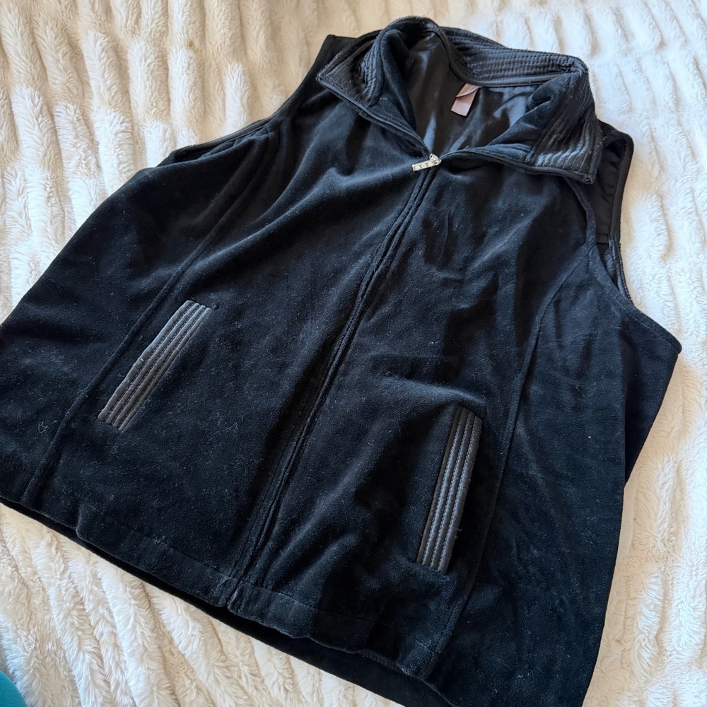White Stag Black Fleece Vest Size Large Zip Up Front Pockets Sleeveless